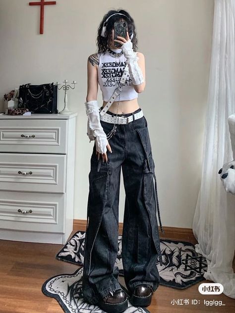 70+ Korean Grunge Aesthetic Outfit Compilation. Get ideas for your own outfits with this unique style. 😍 Hope you like it. (Link in Image 🔗) * * * * Disclaimer: The following images and videos are not of my property all the credits will be added if known. If you are the owner and you want me to delete this post, please contact me at: contact@mydreammblog.com and i will delete it asap. Thanks 💖 *** Korean Grunge Aesthetic, Aesthetic Outfit Ideas, Swaggy Outfits, Really Cute Outfits, Edgy Outfits, Casual Style Outfits, Grunge Outfits, Aesthetic Clothes, Pretty Outfits