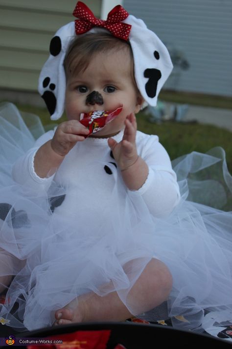 Newborn Dalmatian Costume, Baby Dalmation Costume Diy, Diy Baby Dalmation Costume, Diy Dalmatian Costume Baby, Baby Dalmation Costume, 101 Dalmations Costume Family, Baby Dalmatian Costume, Diy Dalmatian Costume, 101 Dalmations Costume