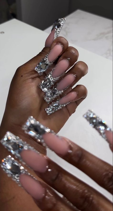 Rhinestone Nails Designs Bling, Nails Ideas For Short Nails, Medium Nails Ideas, Nail Inspired, Ideas For Short Nails, Grey Acrylic Nails, Prom Nails Silver, Small Nails, Girly Acrylic