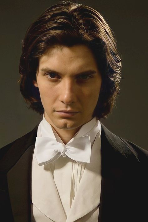 Ben Barnes Dorian Gray, Dorian Gray Painting, Dorian Gray Portrait, Young Sirius Black, Ben Barnes Sirius, Narnia Prince Caspian, Oliver Wood, Prince Caspian, Gray Hair Cuts