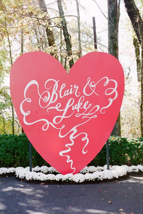 Oversize love heart ceremony backdrop  Photo Source: grey likes weddings #ceremonybackdrops # altardecor #hearts Southern Weddings, Wedding Time Capsule, Red Weddings, Signage Wedding, Serving Ideas, Booth Backdrops, Wedding Moodboard, Booth Ideas, Valentine Wedding