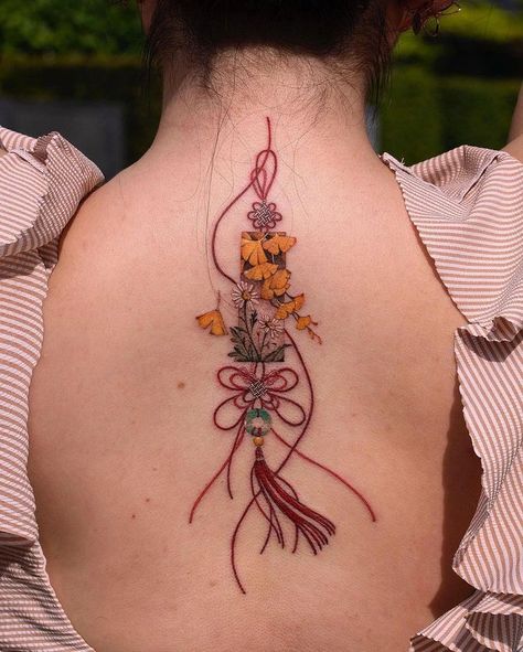 Korea Tattoo, Japanese Back Tattoo, Charm Tattoo, Korean Tattoos, Watercolor Tattoos, Inspiration Tattoo, Tattoos Geometric, Traditional Ink, Back Tattoo Women