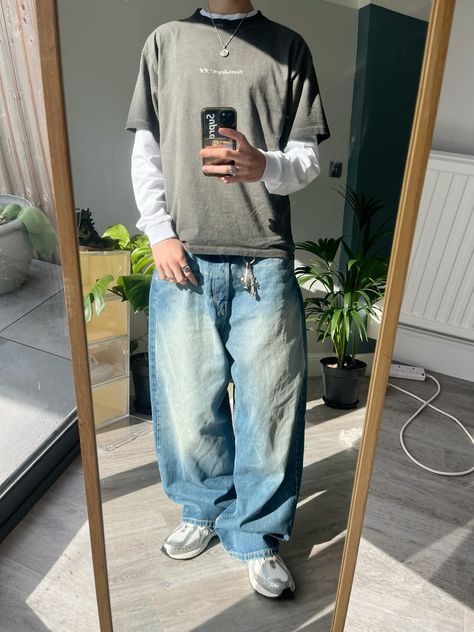 Baggy Style Men, Outfit Inspo Baggy, Baggy Jeans Outfits, Blue Jeans Outfit Men, Baggy Jeans Outfit, Streetwear Spring, Smart Casual Menswear, Jeans Outfit Men, New Balance Outfit