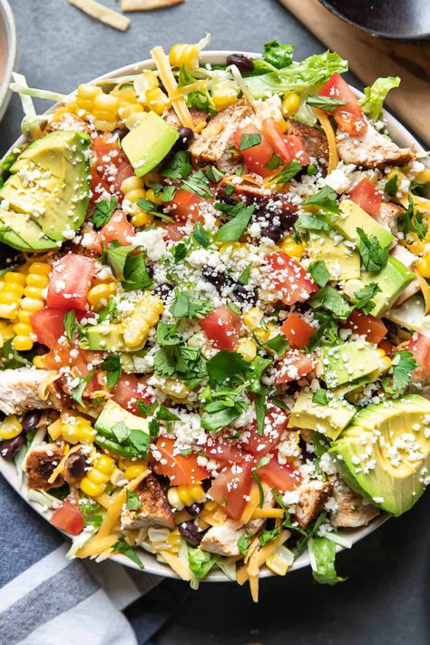 Taco Salad Dressing, Loaded Chicken, Taco Salad Recipe, Healthy Tacos Salad, Chicken Taco Salad, Summer Chicken, Corn Chicken, Taco Salad Recipes, Easy Guacamole