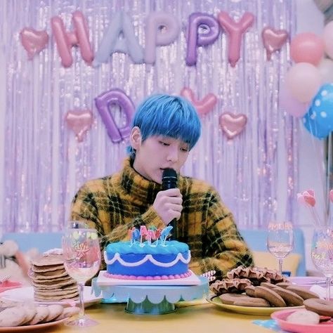 Txt Birthday Party, Music On Spotify, 13th Birthday Parties, 13th Birthday, Birthday Party Themes, Birthday Cake, Happy Birthday, Birthday Party, Cake