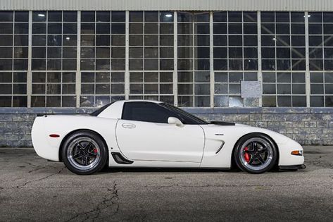 An early fascination with the C5 Z06 turned into an obsession with power and performance as Joey Butel built his 1,000-plus-horsepower 2001 Corvette Z06. C5 Corvette Wheels, Pop Up Headlights, Zo6 Corvette, C5 Z06, Corvette C6 Z06, Corvette Race Car, Corvette Wheels, C5 Corvette, Twin Disc