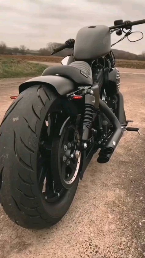 harleyforfamily on Instagram: 👀🔥 Via: @iron.man.883 _ #harley #harleydavidson #sportster #touring #softail #vrod #dyna #sportstersofinstagram #sportster48… Warren Zeiders, Harley Sportster 48, Harley Davidson Video, Adventure Bike Motorcycles, Sportster 48, Chevy Motors, Hd Sportster, Sportster Bobber, Custom Motorcycles Harley