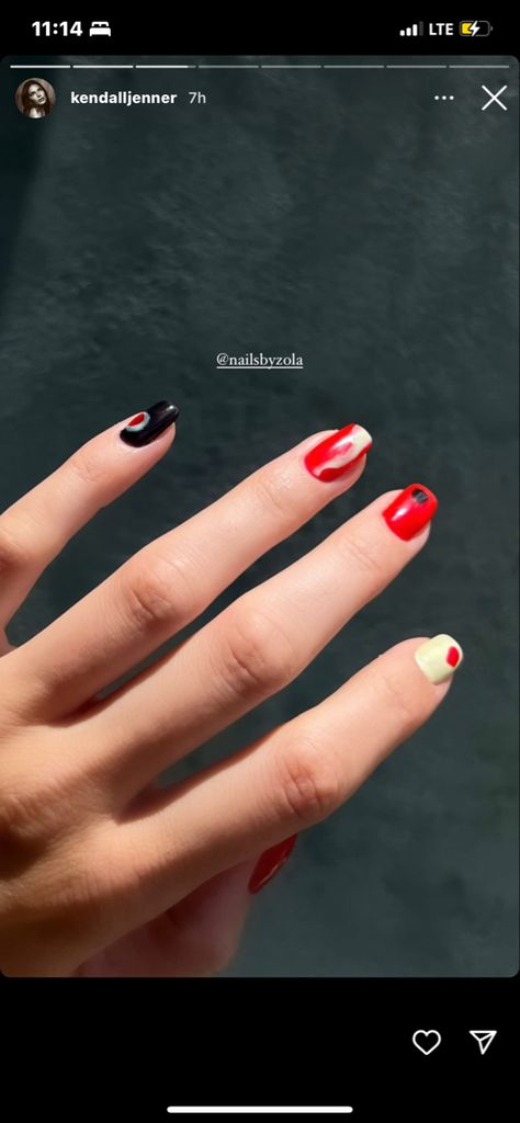 Kendall Jenner Ig, Red And Black Nail, Kendall Jenner Nails, Jenner Nails, Kendall Jenner Modeling, Nail Idea, Nail Beauty, Black Nail, July 2022