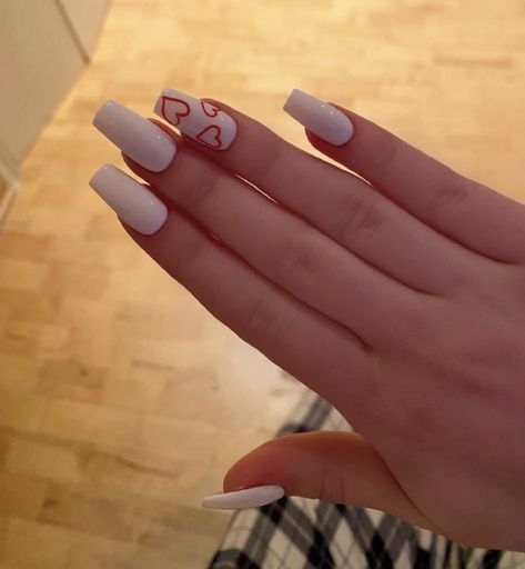 White Nails With Red Heart And Initial, White Nails Small Design, Valentine Day Nails Square, Short White Valentines Day Nails, White Square Nails With Heart, Simple White And Red Nails, White Valentine’s Day Nails, White Nails Red Design, White And Red Heart Nails