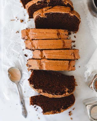 Yellow Cake with Chocolate Frosting - bethcakes Cake With Coffee, Chocolate Chip Cake, Dream Cake, Loaf Cake, Mint Chocolate Chips, Chocolate Craving, Chocolate Cake Recipe, Coffee Flavor, Vegetarian Chocolate