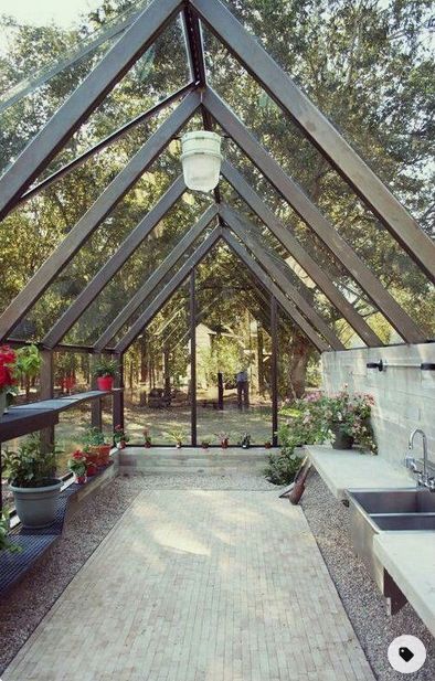 Serre Diy, Garden Landscaping Design Ideas, Diy Greenhouse Plans, Best Greenhouse, Greenhouse Shed, Home Greenhouse, Wooden Greenhouses, Backyard Greenhouse, Small Greenhouse