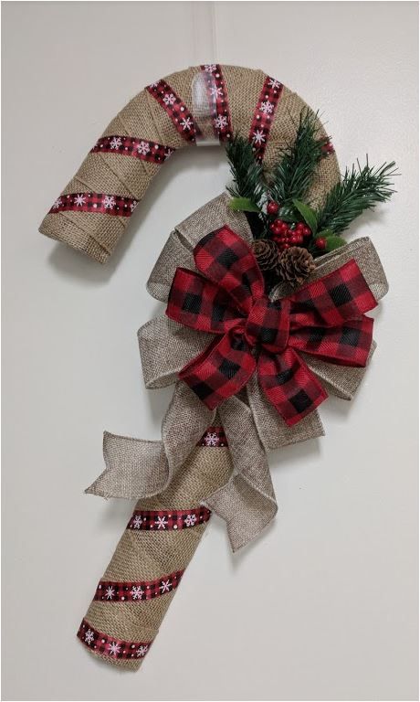 Candy Cane Wreath Diy, Candy Cane Decorations, Holiday Wreaths Diy, Candy Land Christmas Decorations, Candy Land Christmas Tree, Christmas Float Ideas, Office Christmas Decorations, Candy Christmas Decorations, Candyland Decorations