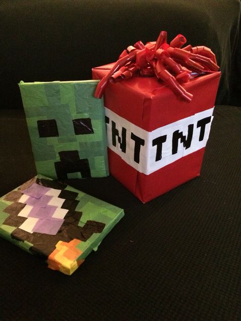 Mindcraft themed gift wrapping Lego Wrapping Ideas, Minecraft Gift Wrapping Ideas, Minecraft Gift Ideas In Game, Minecraft Box Decorations, Minecraft Themed Birthday Party Walmart, Birthday Wrapping Ideas, Minecraft Gifts, Minecraft Theme, Present Wrapping