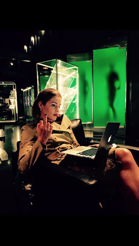 Never A Dull Moment, Emily Bett Rickards, Bts, On Twitter, Twitter