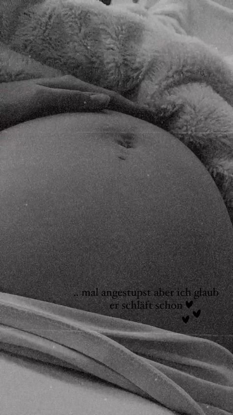 Baby Kicking In Belly Video, Big Pregnant, Pregnancy Videos, Cute Pregnancy Pictures, Belly Photos, Fake Baby, Pretty Pregnant, Baby Kicking, Fotografi Vintage