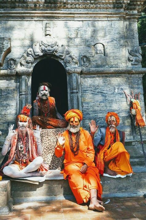 Sadhus India, Pashupatinath Temple, Nepal People, Nepal Art, Nepal Culture, Nepal Kathmandu, Yoga Studio Design, India Culture, India Photography