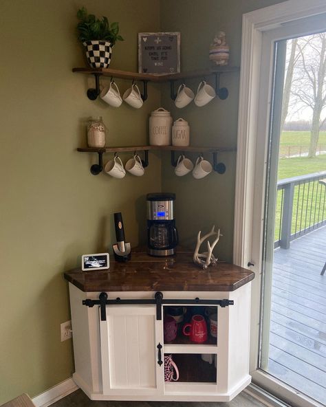 Corner Coffee Station Ideas -cmhwoodworking Coffee Corner Kitchen, Corner Coffee Bar, Dapur Rustic, Barn Door Sliders, Corner Hutch, Corner Coffee, Coin Café, Coffee Bar Station, Coffee Bar Ideas