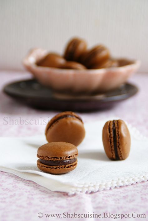 Shab's Cuisine: Chocolate Macarons with Mocha Ganache Mocha Ganache, Sweet Deserts, Eid Wishes, Macarons Macaroons, Chocolate Macarons, Meringue Desserts, Ganache Filling, Summer Sweets, Ganache Recipe