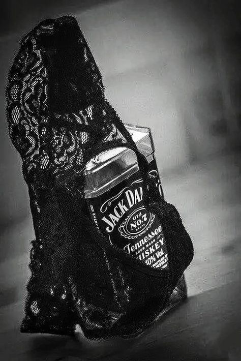 Whiskey Girls, Whiskey Girl, Cigars And Whiskey, Jack Daniel, Jack Daniels Whiskey, Jack Daniels, White Photo, Black Aesthetic, Liquor