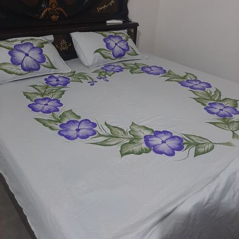 Fabric Paint Designs For Bedsheets, Bed Sheet Painting Design Flower, Fabric Painting Ideas For Bedsheets, Hand Painted Bedsheets Designs, Bedsheet Painting Designs, Painted Bedsheets, Bedsheet Painting, Bedsheets Ideas, Bedsheet Design