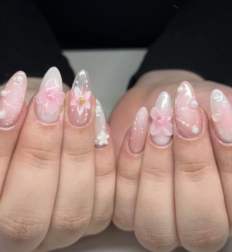 Rome Vibes, Friends Nails, Pearl Nail Art, Hippie Room, Girly Acrylic Nails, Nails Set, Pretty Gel Nails, Really Cute Nails, Pearl Nails