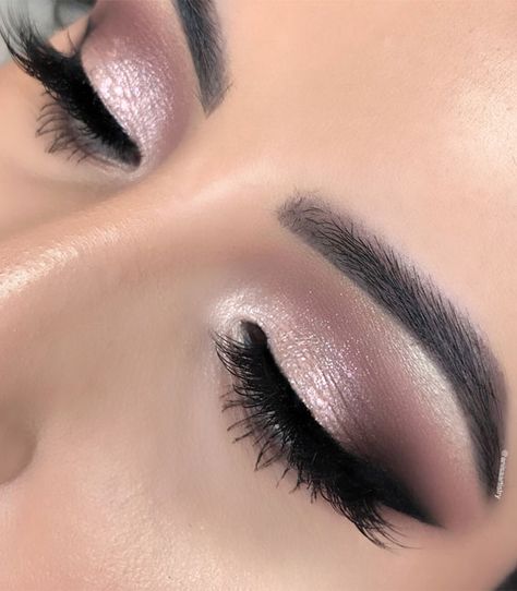 Mauve Eyeshadow Looks, Mauve Eyeshadow, Mauve Makeup, Make Up Designs, Wedding Eyes, Wedding Hairstyles And Makeup, Wedding Eye Makeup, Eye Makeup Pictures, Makijaż Smokey Eye