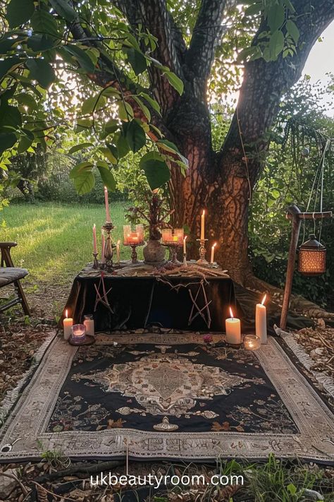 Garden Witch Wedding, Witch Garden Design, Witchy Garden Aesthetic, Witchy Practices, Witchy Backyard, Witchcraft Room, Witchy House Decor, Witches Hut, Backyard Halloween Party