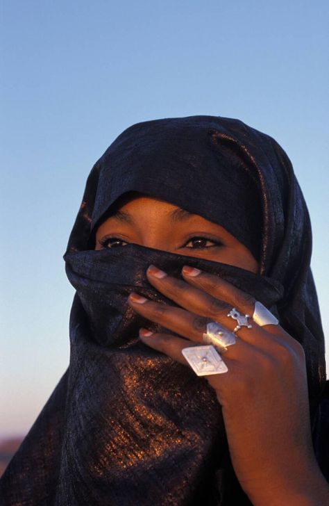 “Veiled woman of Tuareg tribe.”  Djanet, Algeria.  Photographed by Frans Lemmens, 2012 Touareg Desert, Tuareg Woman, Sudanese People, African Aesthetic, Tuareg People, Veiled Woman, Face Veil, Collage Inspiration, Arabian Beauty