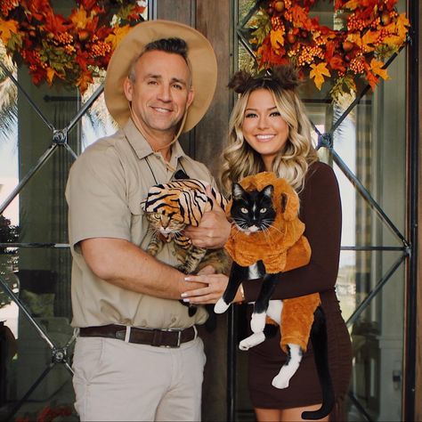 Cat And Owner Halloween Costumes, Couples Halloween Costume With Dog, Couple Halloween Costumes With Dog, Halloween Costumes Cat, Cat Patio, Cat Couple, Matching Costumes, Family Holiday Photos, Cat Halloween Costume