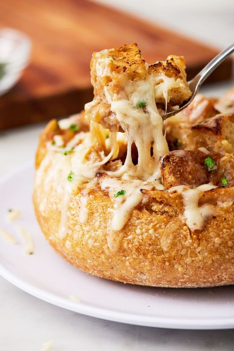 Best French Onion Soup Recipe-How To Make French Onion Soup—Delish.com French Onion Bread, Bread Bowl Soup, Homemade Bread Bowls, Best French Onion Soup, Bread Bowl Recipe, Classic French Onion Soup, Onion Bread, French Onion Soup Recipe, Onion Soup Recipes