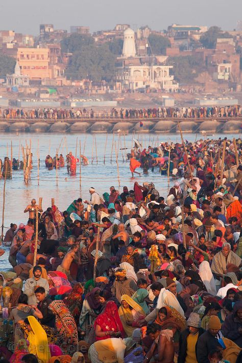 Kumbh Mela Photography, Chatt Puja Images, Chath Puja Photography, Bihar Culture, Chatt Puja, Chath Pooja Image, Chath Puja, Madisar Saree, Durga Puja Wallpaper