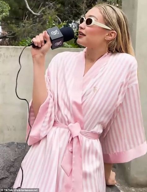 Victoria Secret Dressing Gown, Victoria Secret Pyjamas, Victoria Secret Bathrobe, Victoria's Secret Runway, Victoria Secret Runway, Victoria Secret Show, 2024 Wishlist, Sleepwear Fashion, Victoria Secret Pajamas