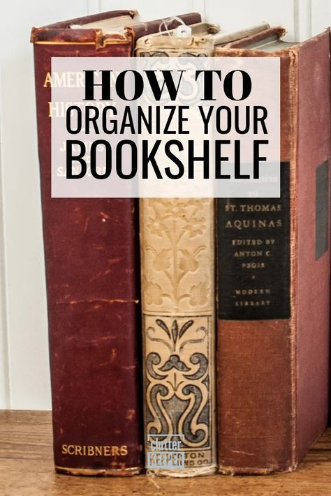 Fun Bookshelf Ideas, Bookshelf Styling Ideas, Organize Shelves, Organization Books, Styling A Bookcase, Organize Books, Organizing Books, Shelf Arrangement, Bookshelf Ideas