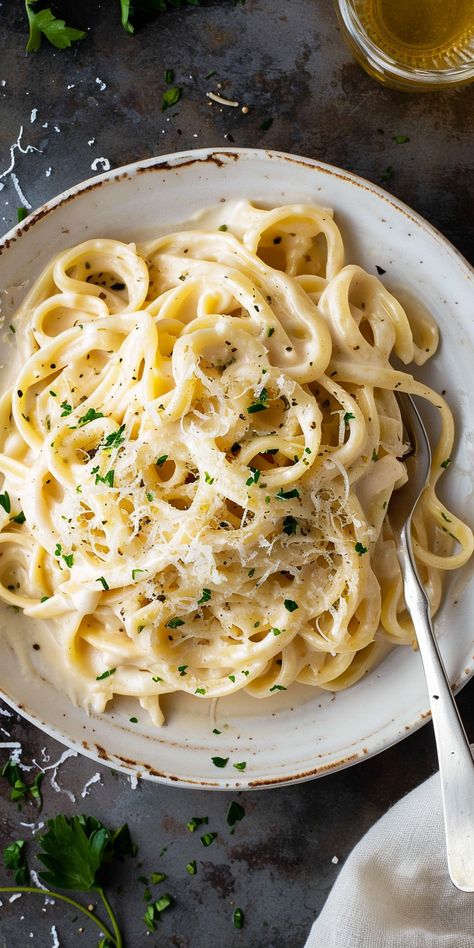 Creamy Garlic Parmesan Pasta [30 Minutes] – Chasety Fettucini Pasta Recipe, Parmesean Pasta, Pasta Recipes Creamy, Creamy Parmesan Pasta, Creamy Garlic Parmesan Pasta, Cheesey Pasta, Parmesan Pasta Sauce, Creamy Cheesy Pasta, Pasta Parmesan