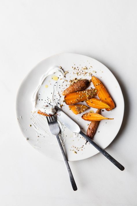 Burnt Carrots, Carrots Photography, Parsley Leaves, Simple Nutrition, Beautiful Food Photography, Food Photography Inspiration, Food Photography Styling, Baby Carrots, Photographing Food