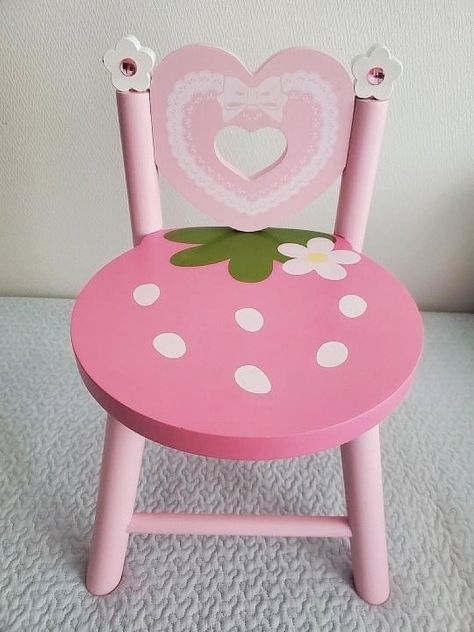 Tumblr, Strawberry Decorations, Cute Furniture, Nursery Room Inspiration, Cute Bedroom Decor, Cute Strawberry, Kawaii Room, Cute Room Decor, Cute Toys