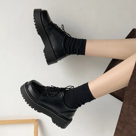 Vintage Flat Shoes Women, Dark Academia Shoes, Sepatu Platform, Academia Shoes, Uniform Shoes, Platform Casual Shoes, Vintage Shoes Women, School Uniform Shoes, Mary Jane Platform Shoes