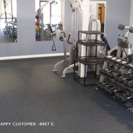 Home Gym Foam vs. Rubber: Everything you need to choose the right floor for your home gym Gym Flooring Rubber, Rubber Floor Tiles, Home Gym Flooring, Basement Remodel Diy, Diy Home Gym, Basement Gym, Rubber Tiles, Best Home Gym, Home Gym Design