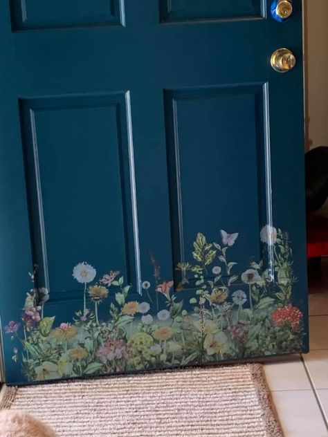 Closet Door Mural Ideas, Painted Bedroom Doors, Wooden Partition, Home Ideas Kitchen, Painting House, Luxury Room, Flower Drawings, Door Murals, Painted Front Doors