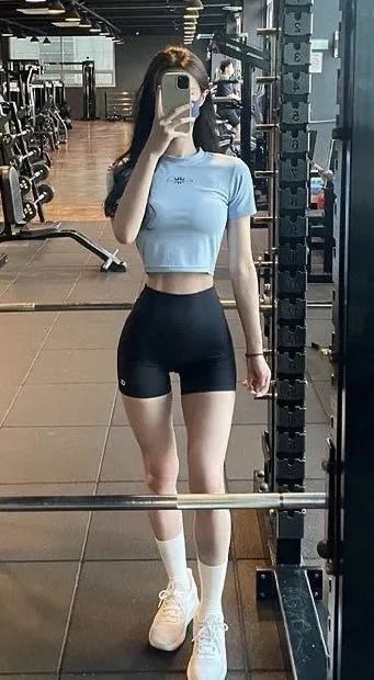 In search of the best gym outfits to break a sweat in? These are the best workout outfits and athleisure brands on Amazon! Feel comfortable in your next yoga class with my list of Amazon gym wear #yoga #gymoutfits #aesthetic #nike Ideal Body, Fitness Inspiration Body, Body Fitness, Body Inspiration, Summer Body, Mode Inspo, 가을 패션, Girl Body, Perfect Body