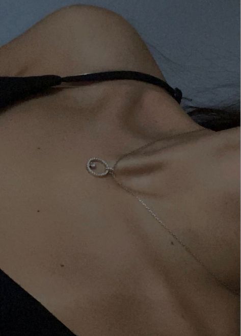 #aesthetic #jewelry #necklace #neck Necklace Pics Aesthetic, Neck Asethic Pic, Neck Pics Aesthetic, Neck Pics, Neck Aesthetic, Tøp Aesthetic, Snap Streak, Aesthetic Jewelry, Album Cover Design