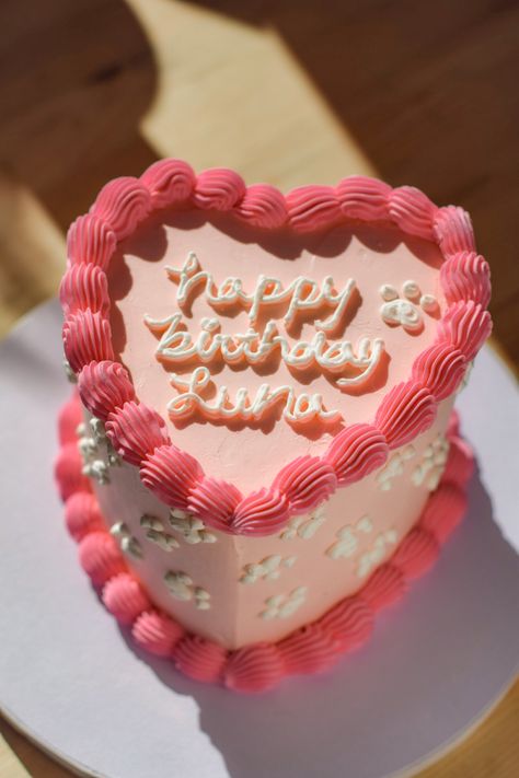 Pink Puppy Birthday Cake, Pink Dog Birthday Cake, Dog Cake Aesthetic, Cute Dog Cake Designs, Pink Dog Birthday Party, Dog Cake Decoration, Cake For Dogs Birthday Ideas, Simple Dog Cake Design, Pet Desserts