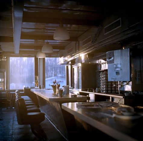 Tom's Diner, Bg Design, Life Is Strange, Short Story, Rwby, Writing Inspiration, Verona, Small Towns, Stools