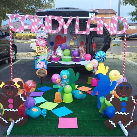 We had so much fun putting this theme together for our trunk or treat in our daughter's school Fun Trunk Or Treat Ideas, Church Trunk, Trunker Treat Ideas, Church Halloween, Holiday Baubles, Trunk Or Treat Ideas, Fall Carnival, Hallowen Ideas, Wreath Candy