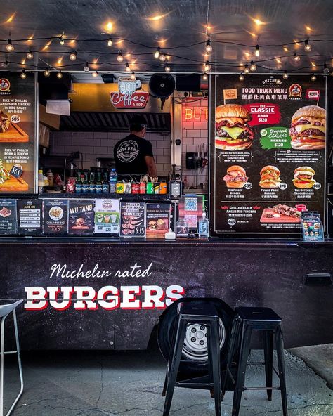 Pop Up Burger Stand, Burger Stand Ideas, Burger Van Ideas, Burger Truck Design, Burger Cafe Design, Burger Shop Interior Design, Foodtrucks Ideas Design, Burger Shop Design, Royal Burger