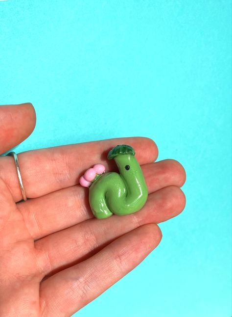 Polymer Clay Worm, Clay Worm, Polymer Clay Creations, Polymer Clay Art, Clay Charms, Clay Creations, Clay Art, Terrarium, Polymer Clay