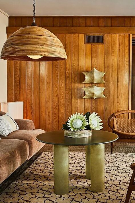 Khaki Interior, Malibu Beach House, Malibu Home, Eclectic Living Room, Transitional Living Rooms, Transitional House, Kelly Wearstler, Wood Panel Walls, Mid Century House