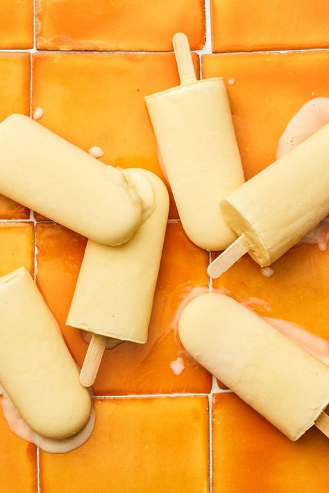 Orange Cream Popsicles Frozen Oranges, Orange Cream Popsicles, Creamy Popsicles, Orange Popsicles, Popsicles Recipe, Gourmet Grilled Cheese, Yogurt Popsicles, Orange Juice Concentrate, Yogurt Milk