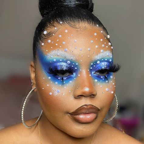 Snow Makeup Looks, Snow Makeup, Makeup Collage, Xmas Makeup, 2022 Makeup, Beauty Content Creator, Room Collage, Makeup Editorial, Makeup Challenge