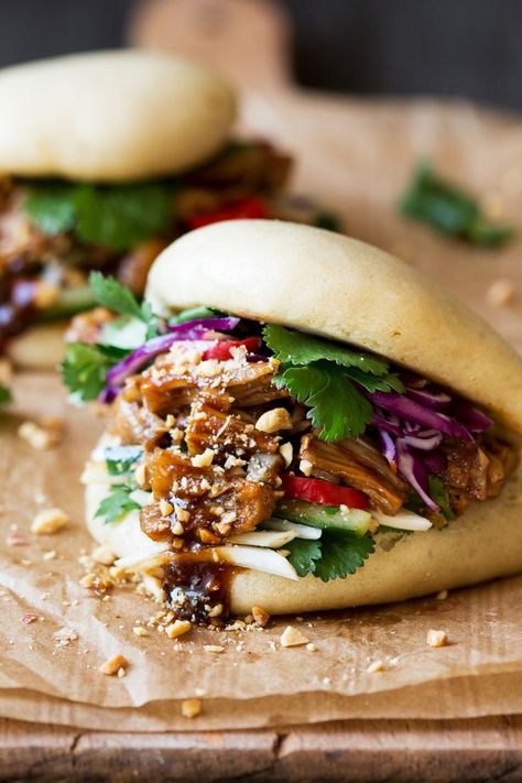 Vegan Bao Buns, Vegan Bao, Bao Chicken, Koreansk Mad, Pulled Jackfruit, Gua Bao, Lazy Cat Kitchen, Jackfruit Recipes, Cat Kitchen